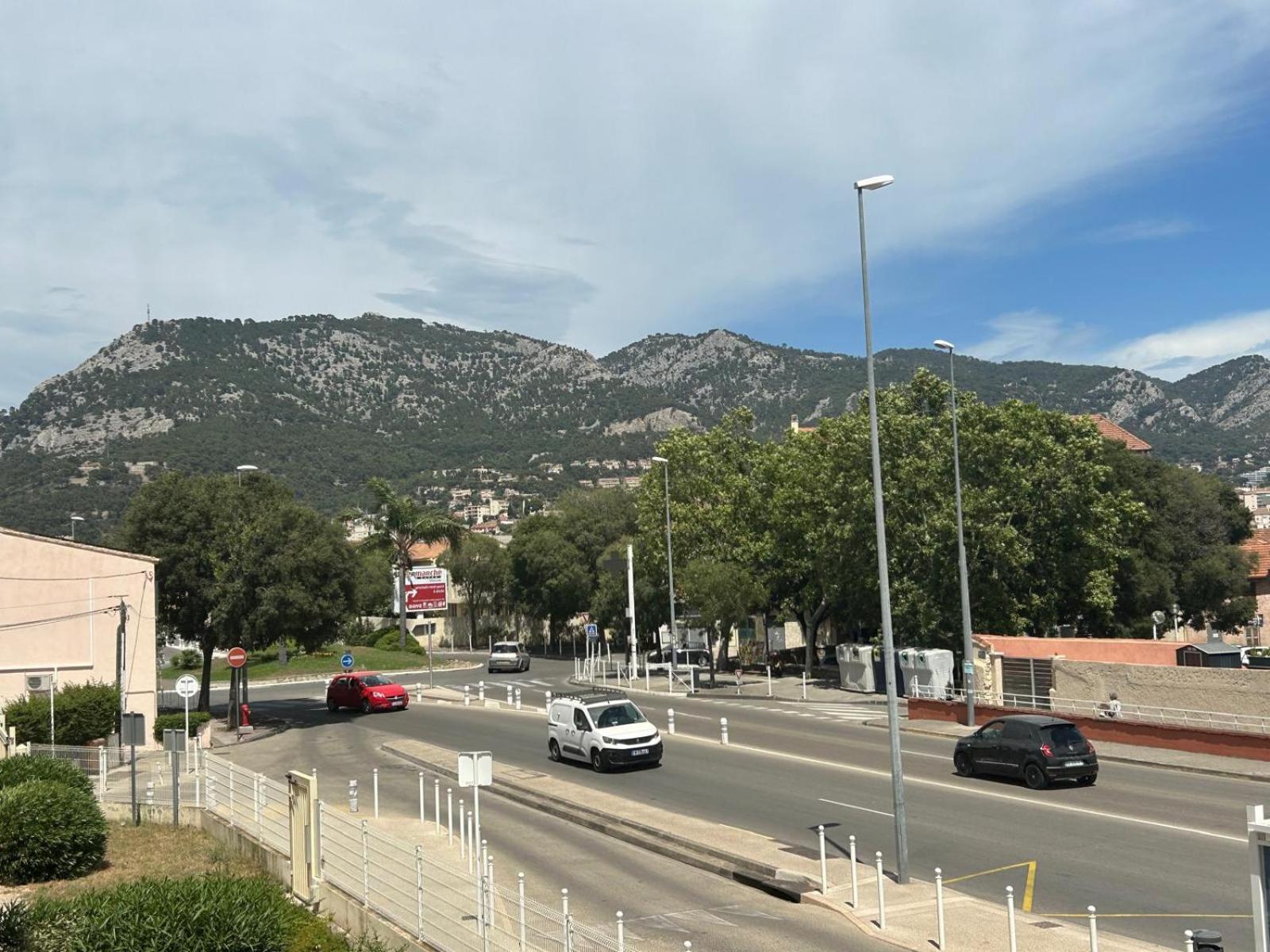 T4 Lumineux Et Spacieux, Parking Et Parc Prive Toulon Exterior foto